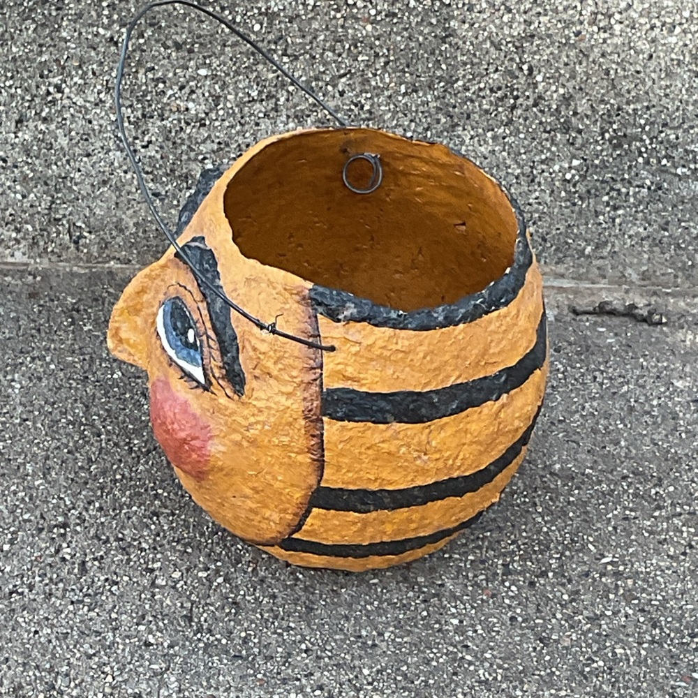 Paper Mache Halloween Bee Bucket - Picture 3 of 10